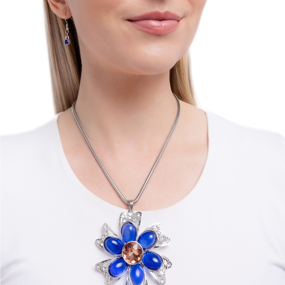 Paparazzi Blue and Silver Floral Necklace Set